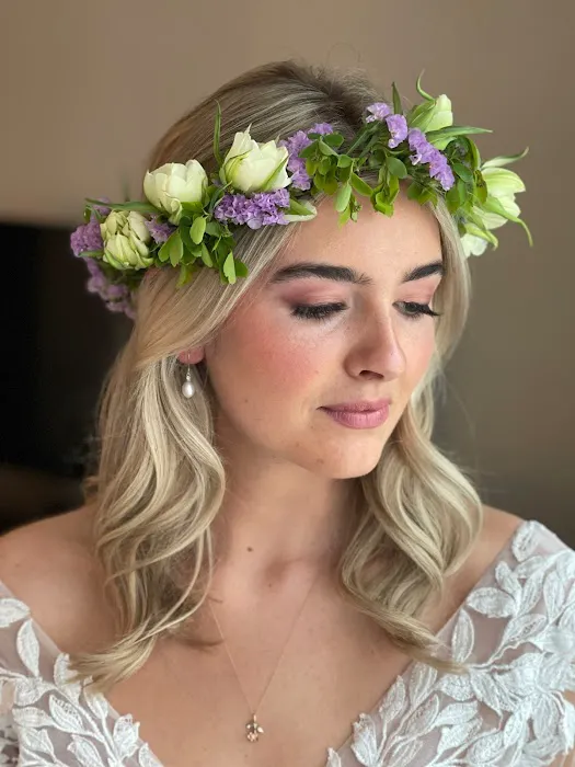 Laura Syrjanen Hair Studio Picture 8