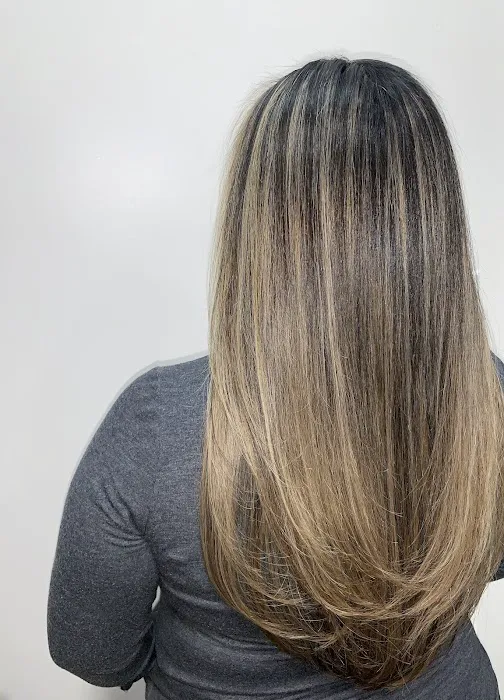 JLUX SALON Picture 7