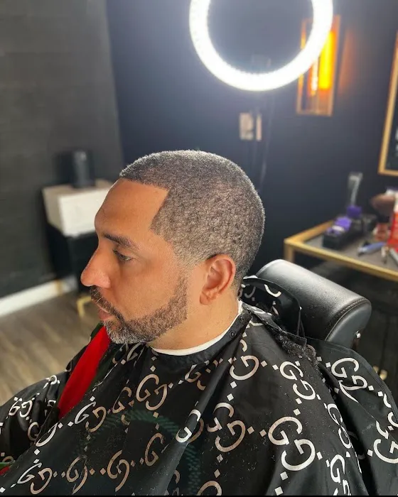 Vann Hardin Barbershop Picture 2