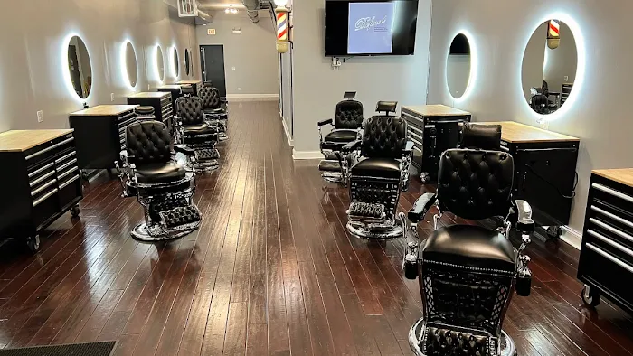 Refined Barber Co. Pilsen Picture 5