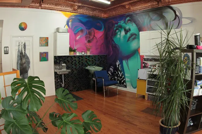 Hair Flow Studio Picture 3