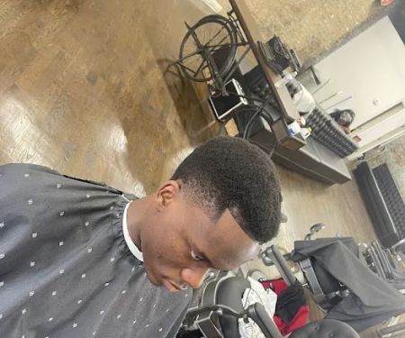 Platinum Fades Pilsen