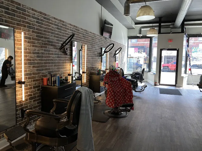 Traditions Barber Parlor Pilsen Picture 10
