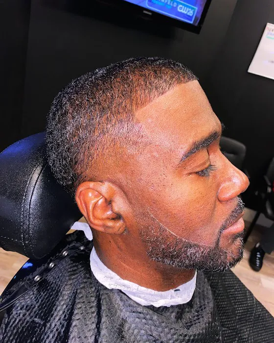 JG's Barbershop Picture 9