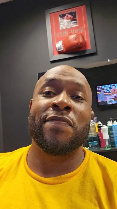 JG's Barbershop Picture 1