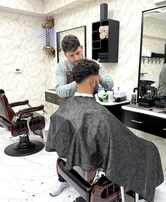 Europa Barber Shop Picture 2