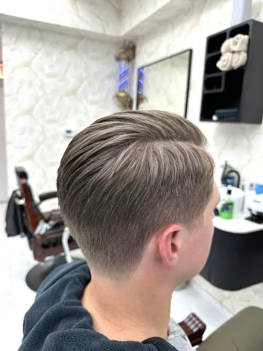 Europa Barber Shop Picture 4