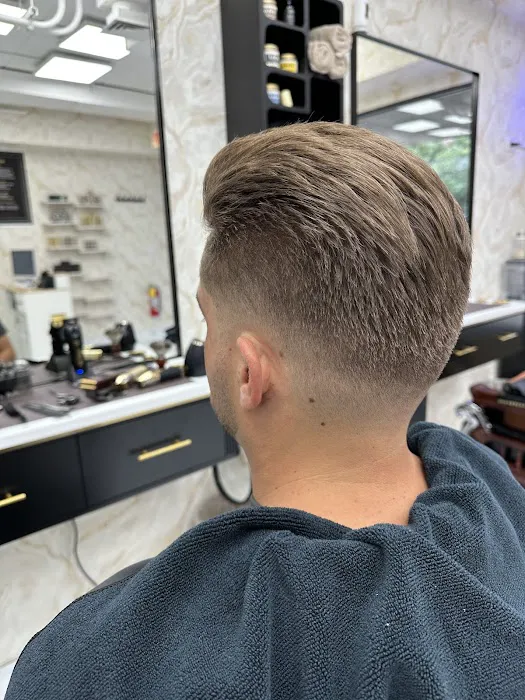 Europa Barber Shop Picture 3