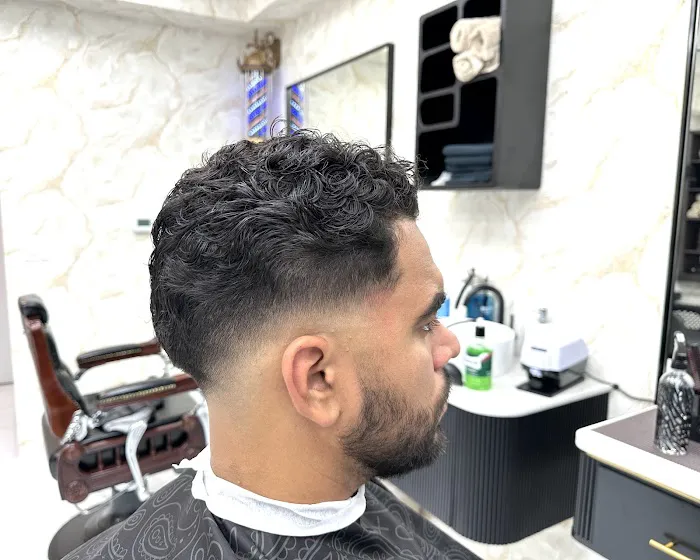 Europa Barber Shop Picture 5