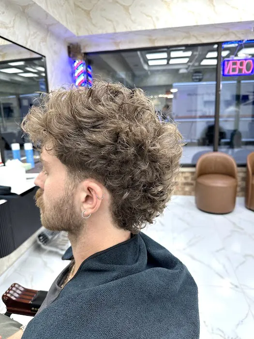 Europa Barber Shop Picture 9