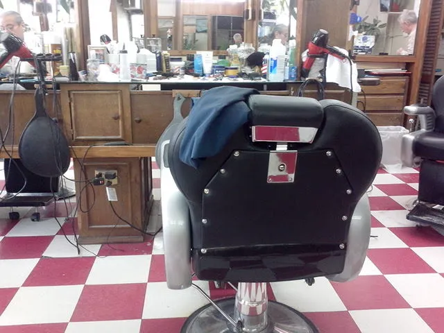 Ruben's Barbershop Picture 7