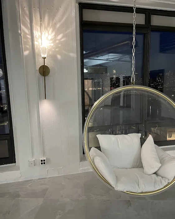 RM Luxury Salon Suite Picture 5