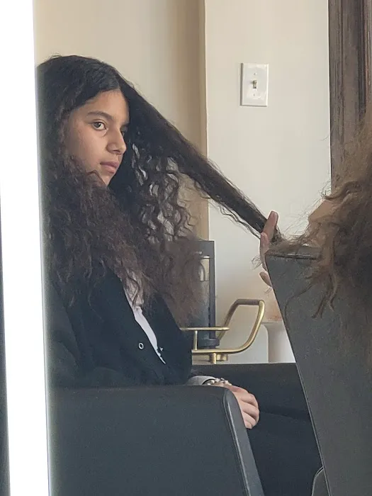 Rebel Locx Salon Picture 1
