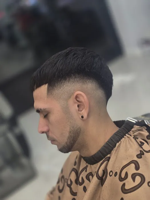 La Familia Barber Shop Picture 7