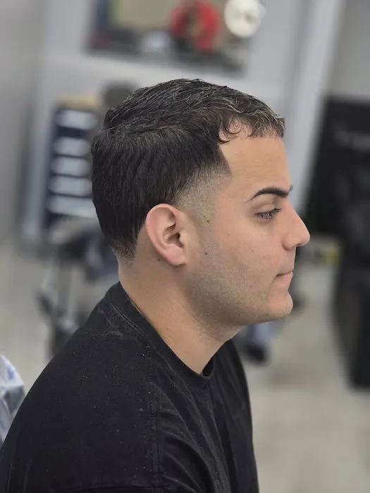 La Familia Barber Shop Picture 2