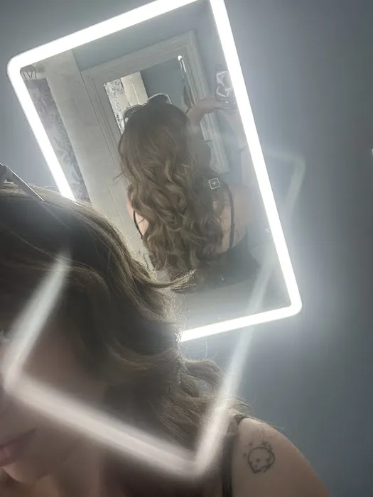 Salon Hex Picture 2