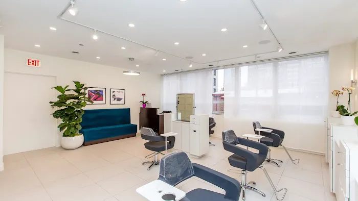 Platinum 34 Salon Picture 8