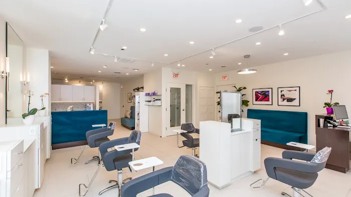 Platinum 34 Salon Picture 5