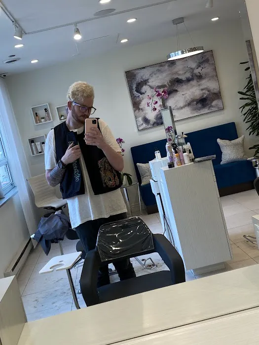 Platinum 34 Salon Picture 10
