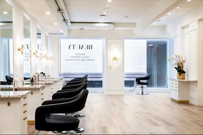 YRK Chicago Salon Picture 6