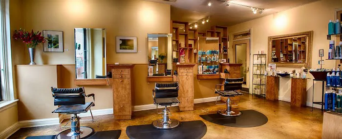 J Andrews Salon Picture 4
