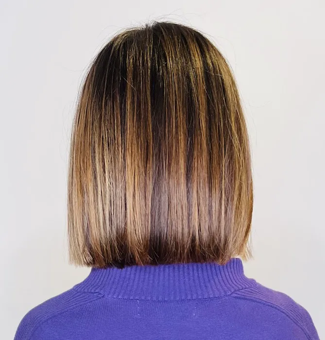 J Andrews Salon Picture 3