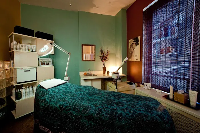 J Andrews Salon Picture 6