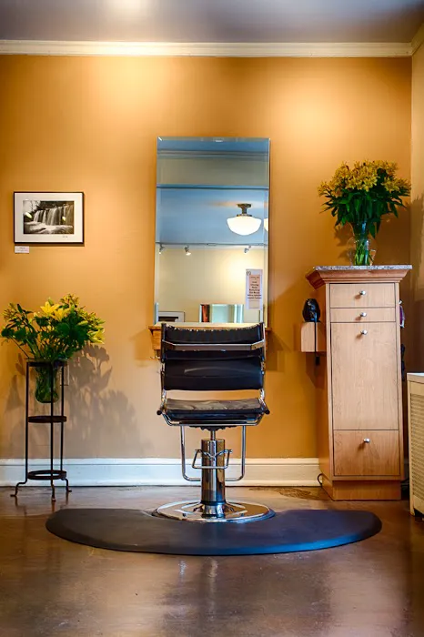 J Andrews Salon Picture 8