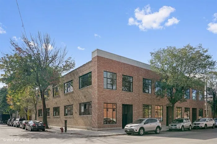 C I T Y & S H O R E STUDIO, WEST TOWN Picture 9