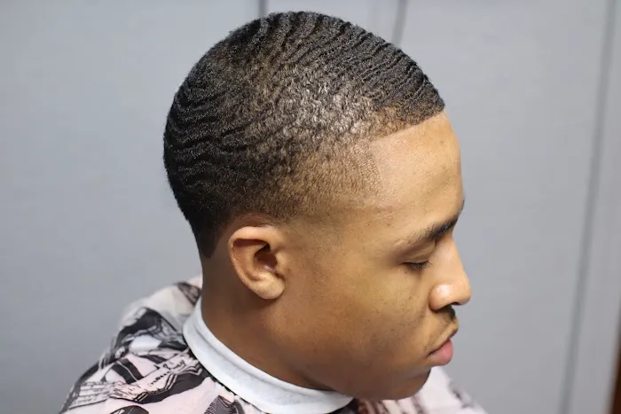 Upscale 606 Barber & Beauty Lounge Picture 5