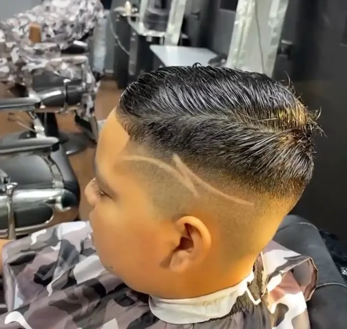 Upscale 606 Barber & Beauty Lounge Picture 6