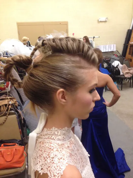 Casanova Salon Picture 2