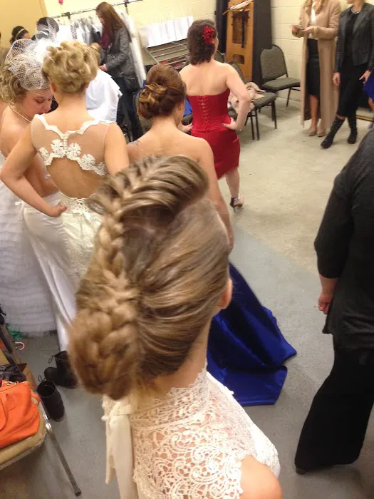 Casanova Salon Picture 6