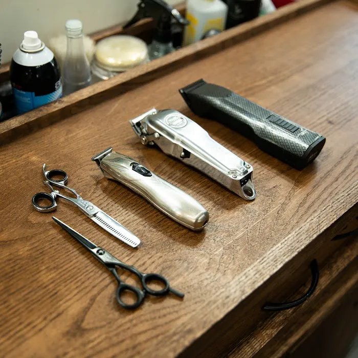 Traditions Barber Parlor 3 Picture 3