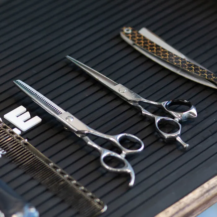 Traditions Barber Parlor 3 Picture 5