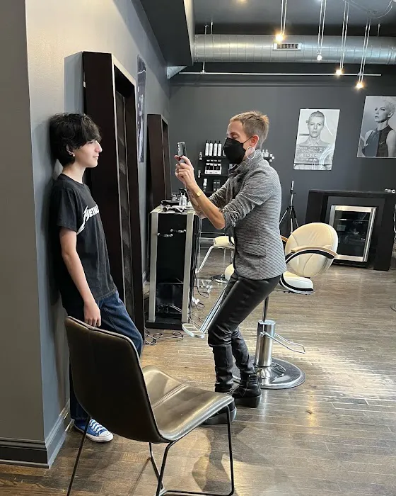 NOVACHIS SALON Picture 3