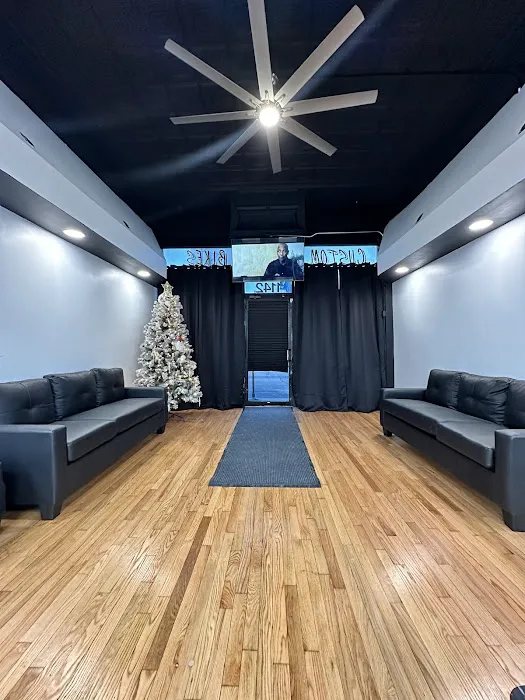 West Town 12 Studio Picture 10