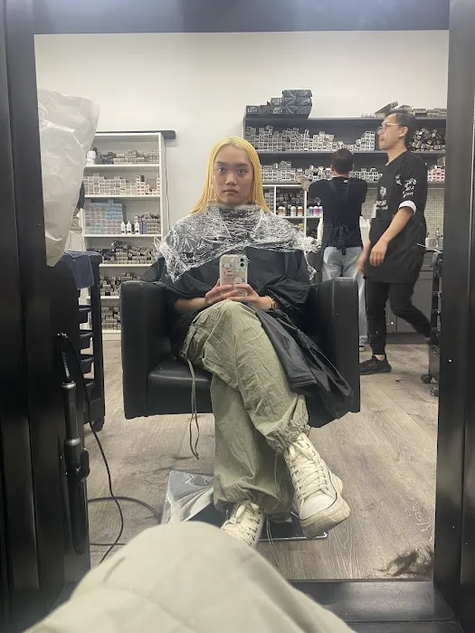 S&M Hair Salon Picture 4