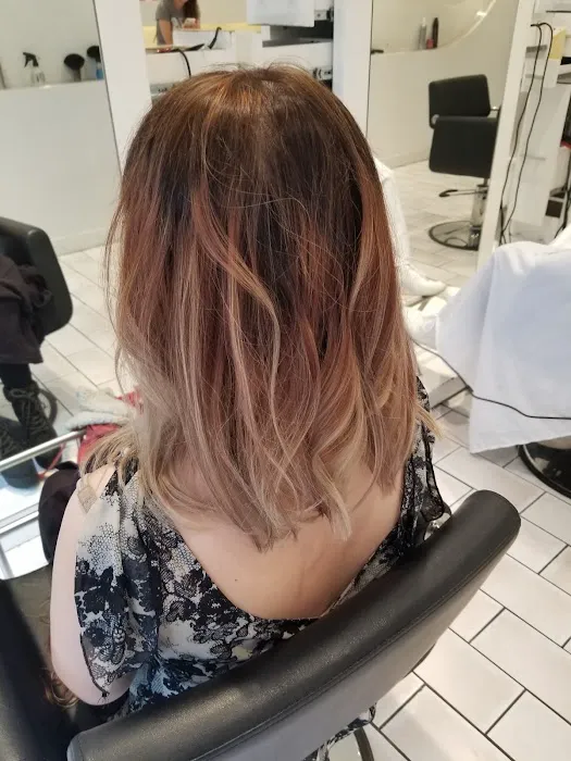 Headquarter Salon Picture 7