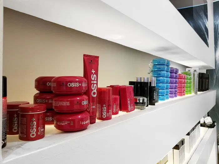 Headquarter Salon Picture 4