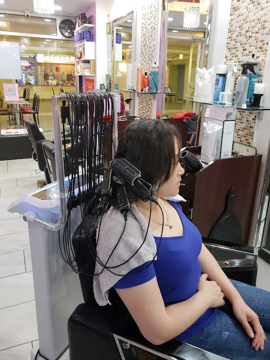 Shanya Salon Picture 7