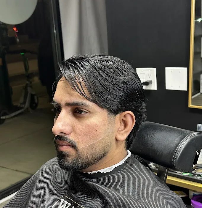 Justin Hawkins Barber @ Rockstar Barbershop Picture 4