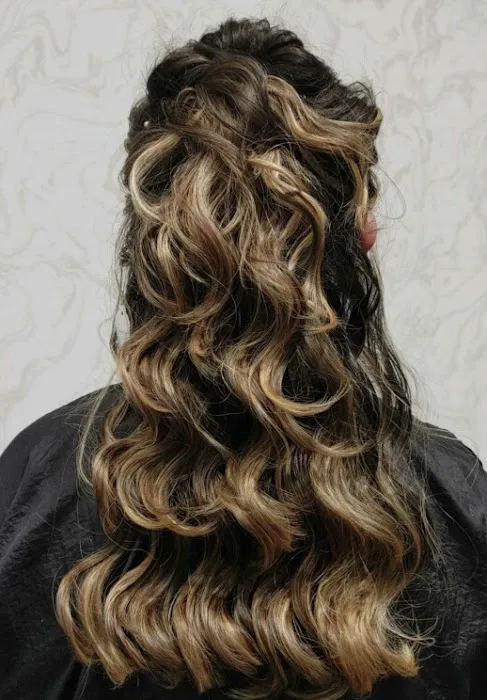 Delle Amiche Salon Picture 1