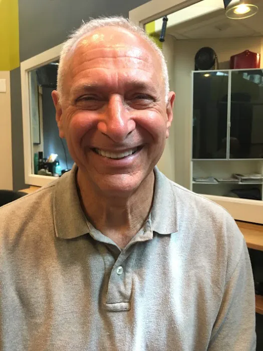 Allan Weiss - Stylist and Colorist, Chicago & Buffalo Grove Picture 1