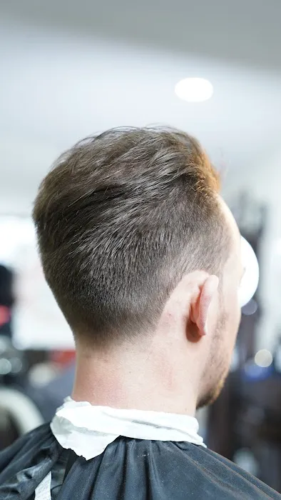 Supreme Barber Lounge Picture 6