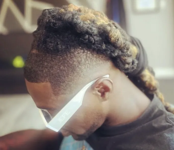 Supreme Barber Lounge Picture 9
