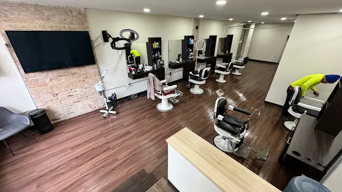 Supreme Barber Lounge Picture 3
