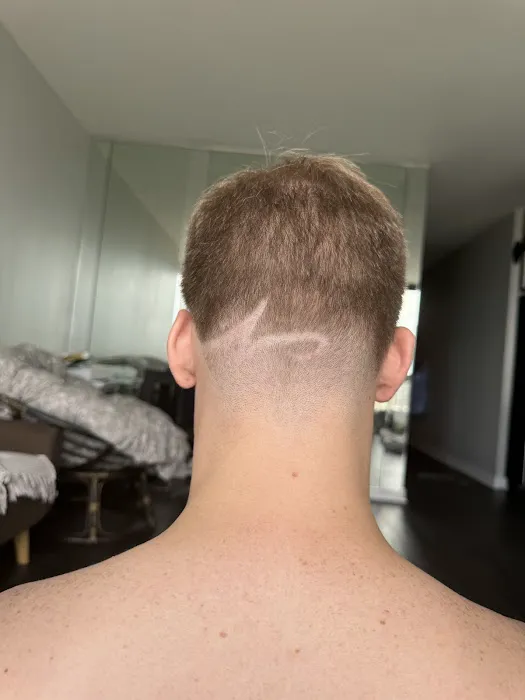 Supreme Barber Lounge Picture 5