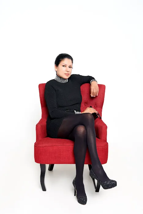 Marianne Strokirk Salon Picture 1