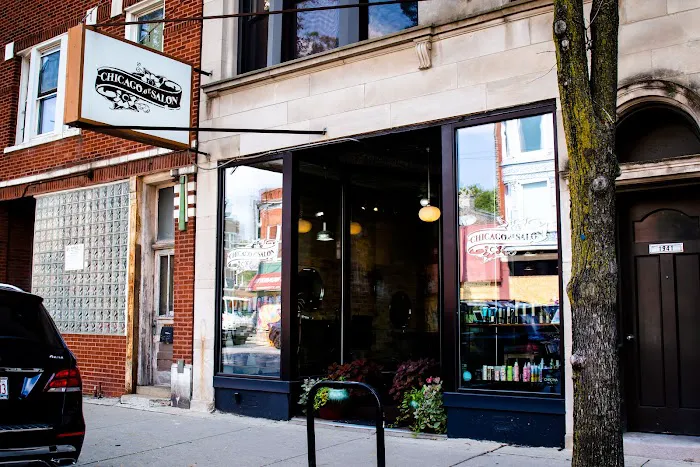 Chicago Avenue Salon Picture 5